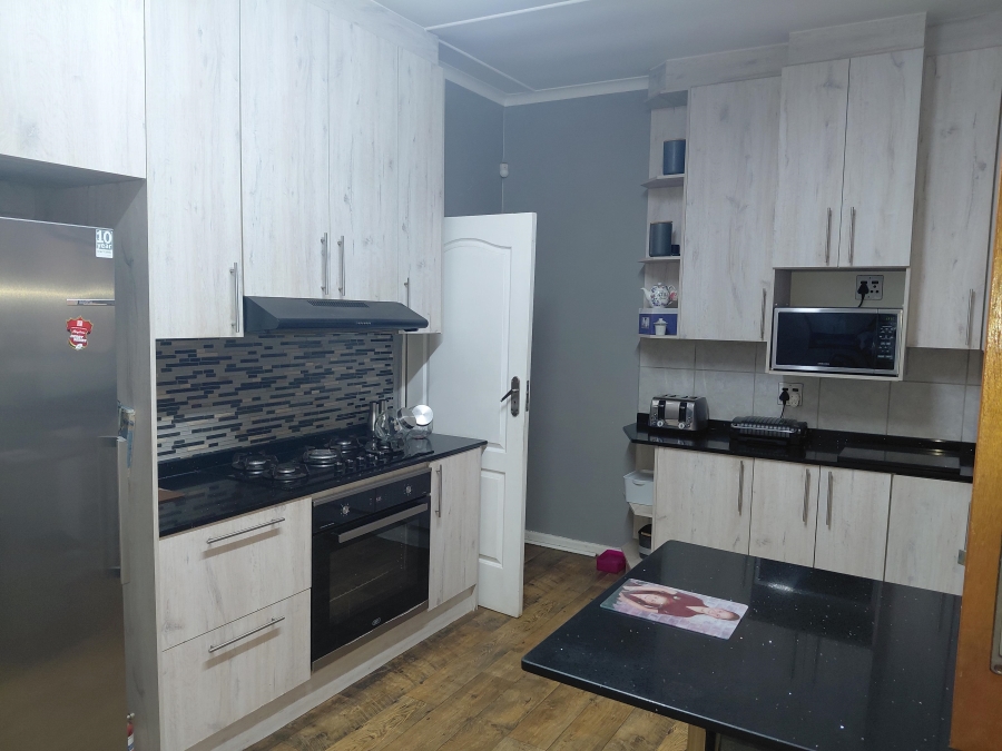 4 Bedroom Property for Sale in Retief Eastern Cape